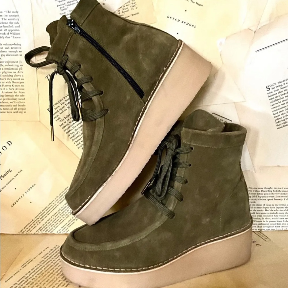 Free People Ashton Moccasin Boot Olive Green Suede Crepe Thick Wedge Tie
zipper